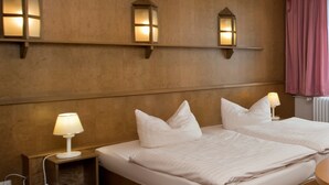 Family Room | Minibar, cribs/infant beds, alarm clocks - Days Inn Dresden (Dresden)