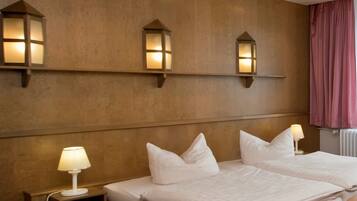 Family Room | Minibar, cribs/infant beds, alarm clocks