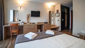 Minibar, in-room safe, desk, free WiFi