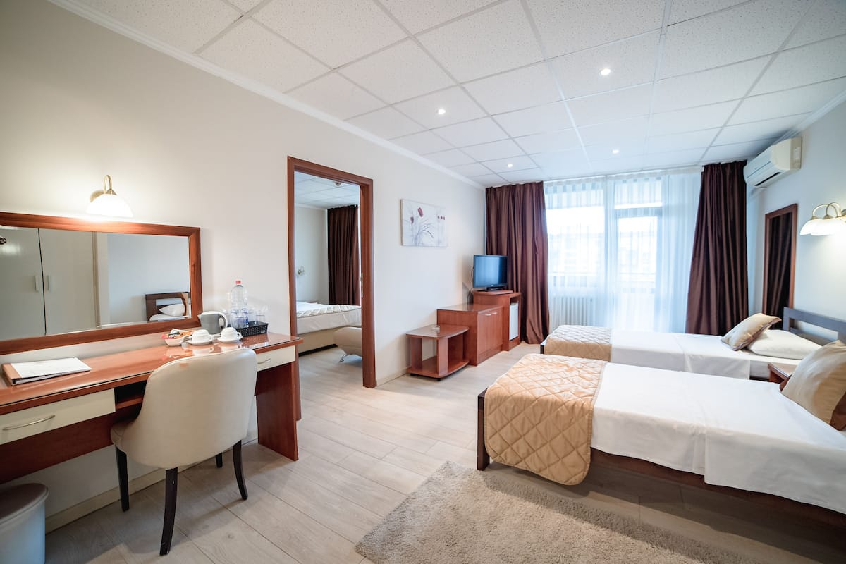 Double Room, 3 Single Beds