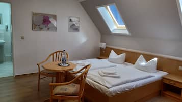 Standard Double Room | Desk, free WiFi, bed sheets