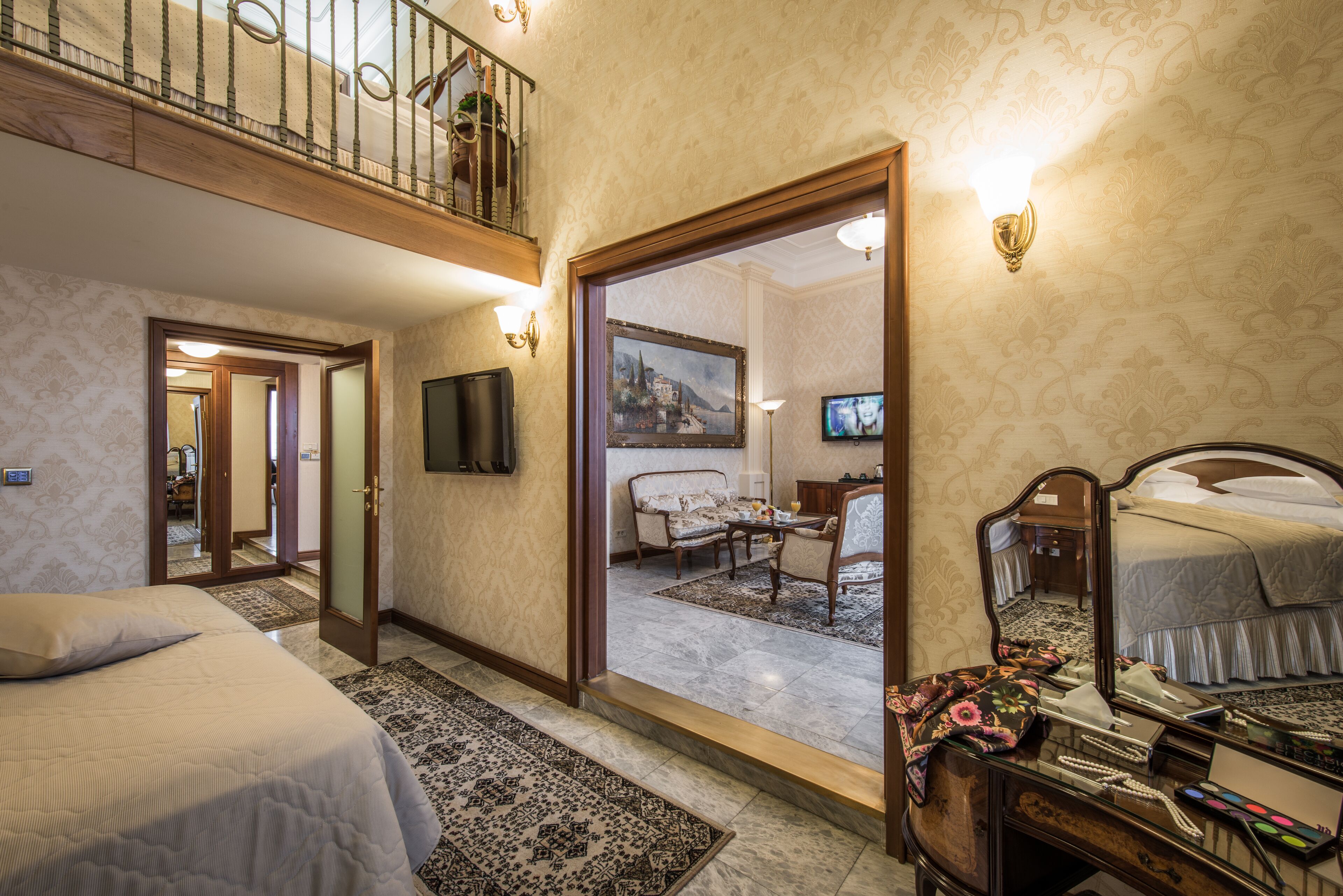 royal suite with free spa access | 1 bedroom, hypo-allergenic bedding, pillow-top beds, minibar