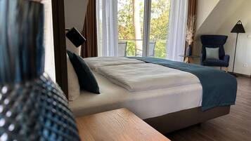 Superior-Doppelzimmer | Hochwertige Bettwaren, Zimmersafe, laptopgeeigneter Arbeitsplatz