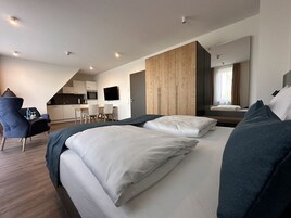 Family Studio | Premium bedding, in-room safe, laptop workspace, soundproofing