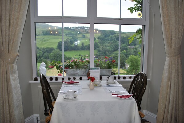Dining - High Fold Guest House (Windermere)