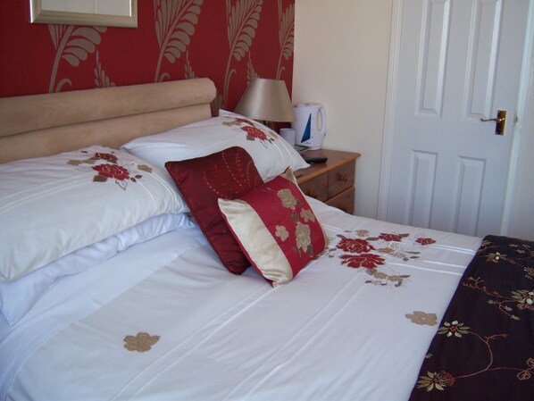 Family Room | 1 bedroom, free WiFi