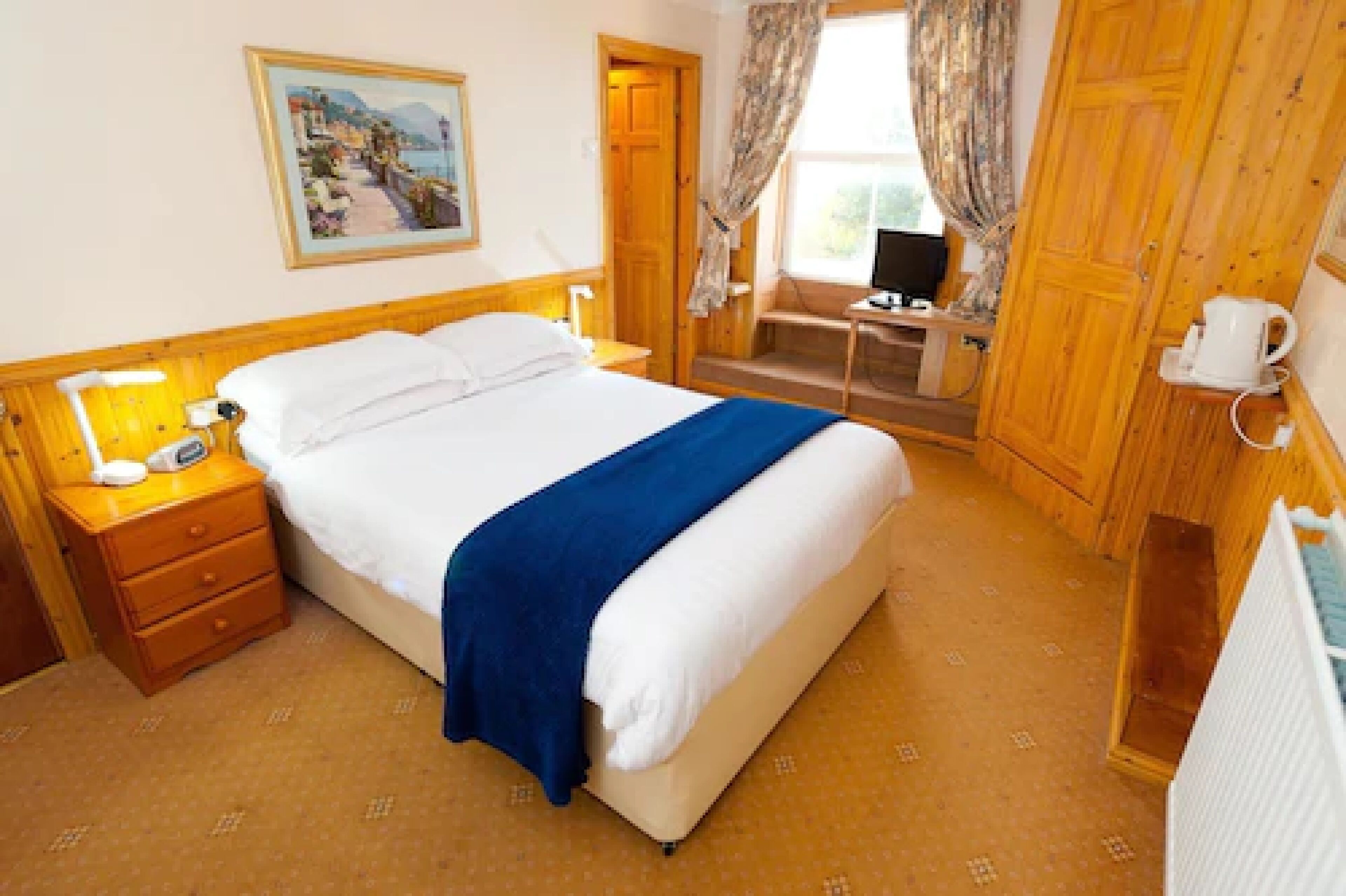 double room | individually decorated, individually furnished, iron/ironing board