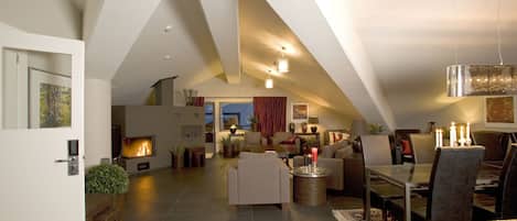 Penthouse (located at Levi Tori Square) | 1 bedroom, in-room safe, blackout curtains, cots/infant beds