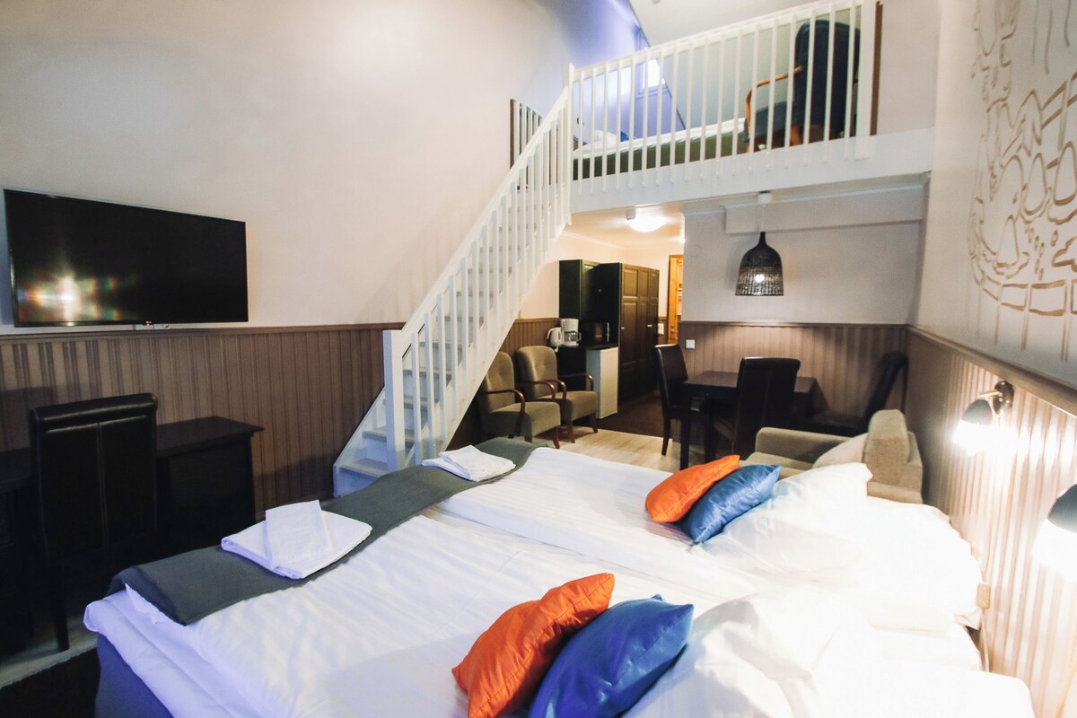 Family Room, Annex Building | In-room safe, blackout drapes, cribs (surcharge), WiFi (free)
