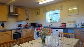 Cottage, Ensuite (Chapel View ) | Private kitchen