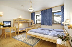 家庭房, 副楼 (Granatspitz) | 免费婴儿床、免费 WiFi、床单