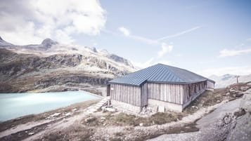 Bungalow, Multiple Bedrooms, Mountain View, Annex Building (Steinböckhütte) | Free cribs/infant beds, free WiFi, bed sheets