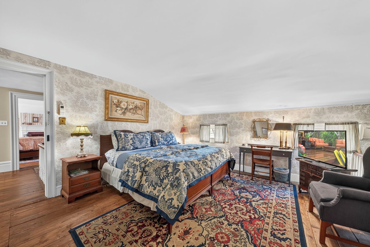 Double Room, Private Bathroom (Blue room )