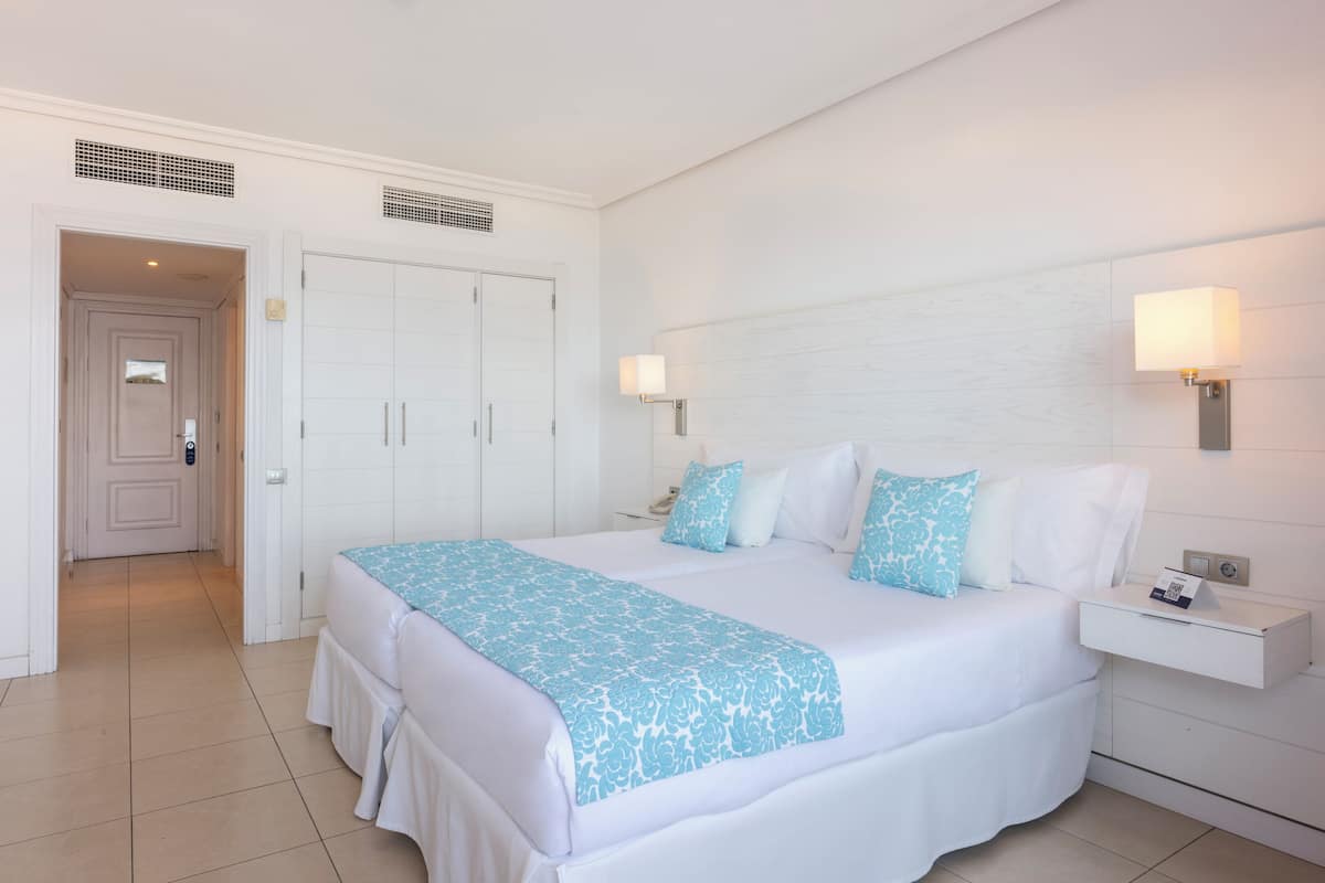 1 habitación, minibar, caja de seguridad en la habitación y escritorio