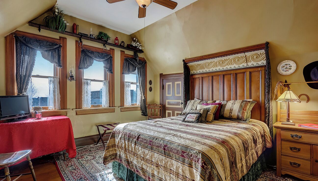 Individually decorated, free WiFi, bed sheets