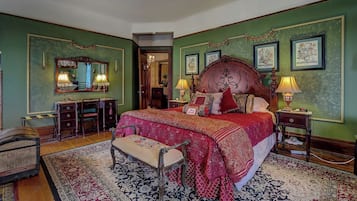 Habitación Royal | Decoración personalizada, wifi gratis y ropa de cama