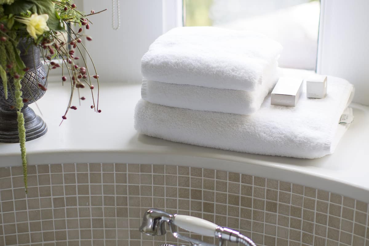 master room | bathroom | free toiletries, hair dryer, bathrobes, towels