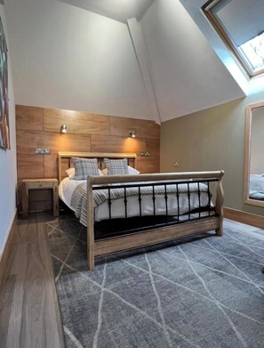 Iron/ironing board, free WiFi, bed sheets - Leaside Hotel (Luton)