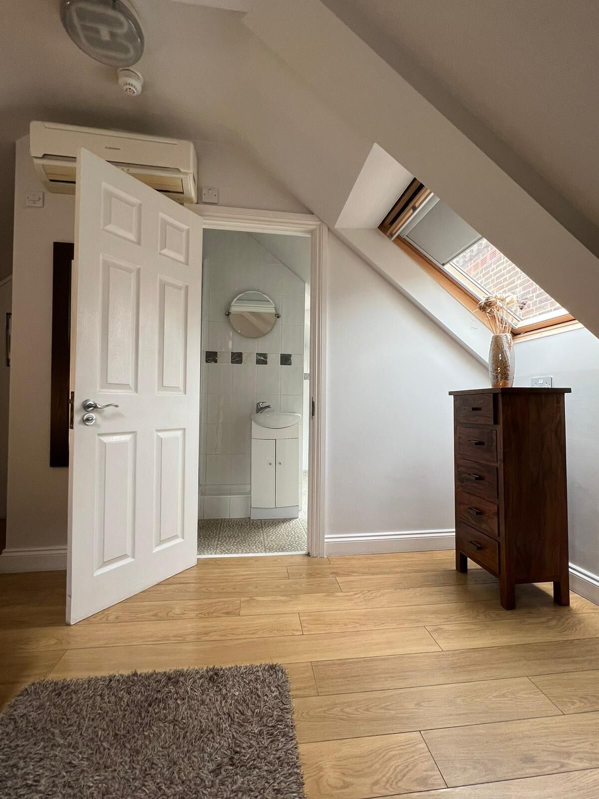 basic double room, 1 double bed | iron/ironing board, free wifi, bed sheets