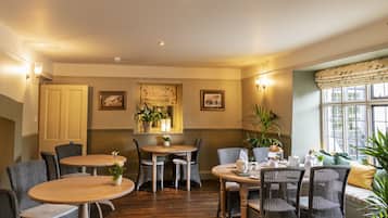 Free daily full breakfast