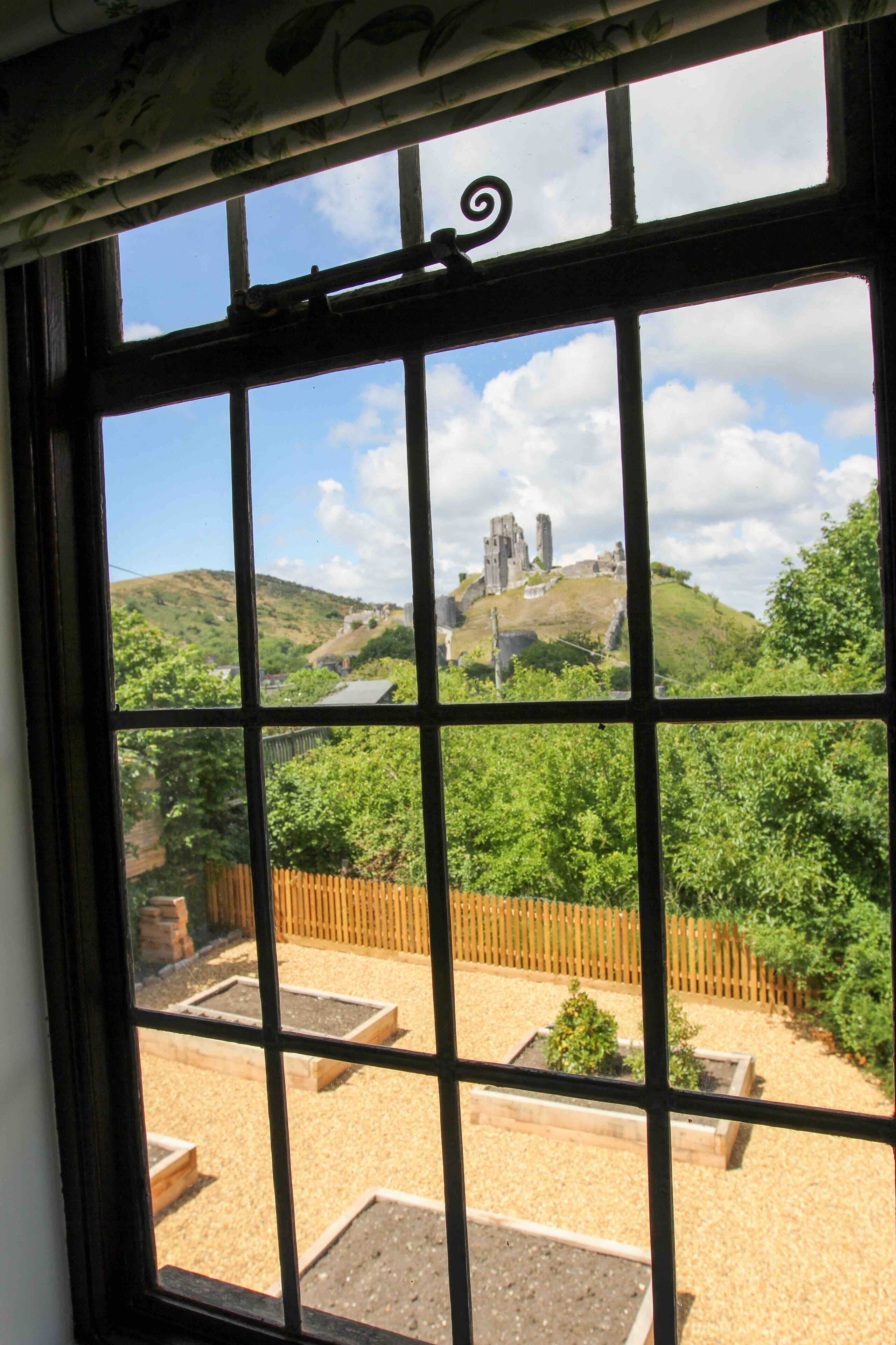 castle view double | 1 bedroom, egyptian cotton sheets, premium bedding, desk