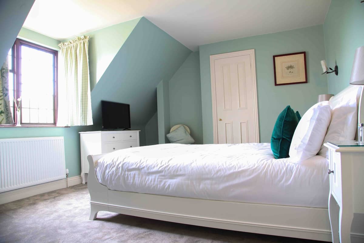 Egyptian cotton sheets, premium bedding, desk, blackout curtains