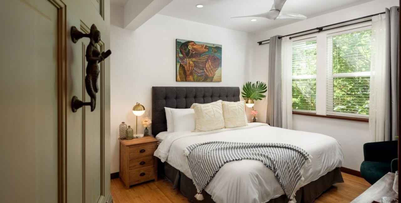 Egyptian cotton sheets, premium bedding, in-room safe