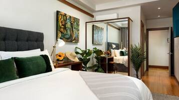 Egyptian cotton sheets, premium bedding, in-room safe