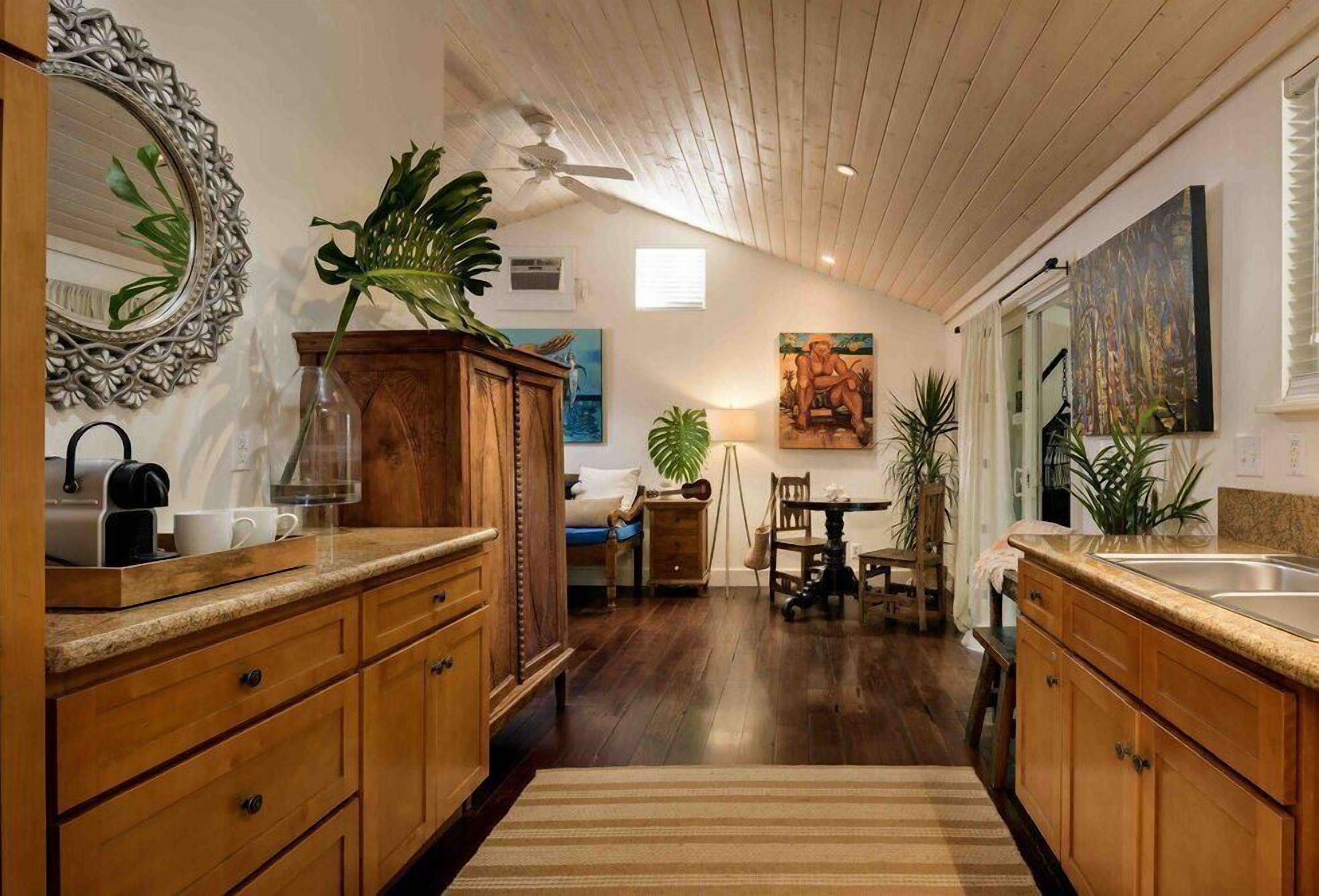 egyptian cotton sheets, premium bedding, in-room safe