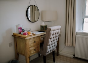 Double Room, Ensuite (room 2)