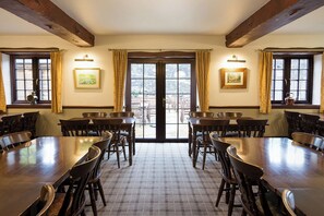 Dining - Pack Horse Inn (High Peak)