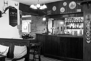 Bar (on property) - Pack Horse Inn (High Peak)