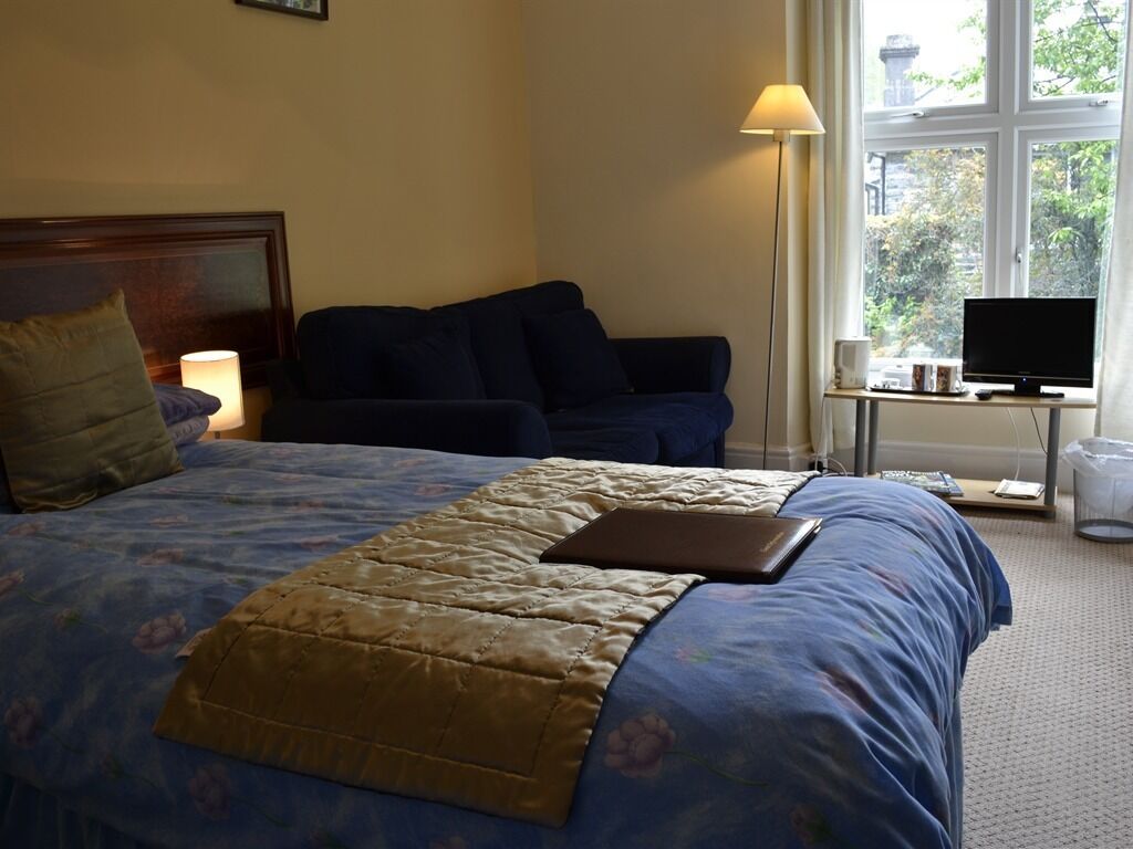 Habitación doble, baño en la habitación (Side Facing)