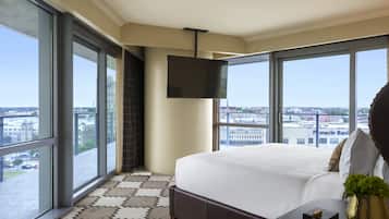 Suite, 1 King Bed (Wrangler) | Premium bedding, in-room safe, desk, laptop workspace