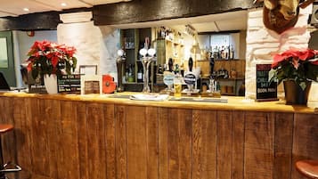 Bar (trong khuôn viên)