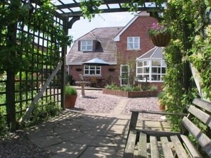 Exterior - Roseville Bed & Breakfast (Chester)