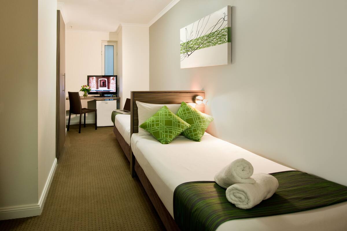 Desk, cribs (surcharge), WiFi (surcharge)
