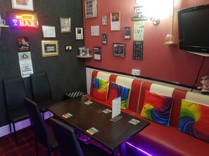 Bar (in der Unterkunft)