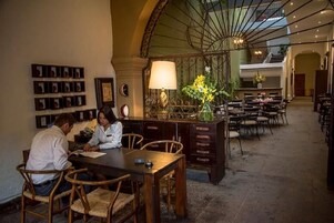 Se sirven almuerzos y cenas