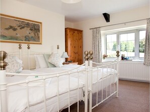 Twin Room, Ensuite (Gibside) | Free WiFi