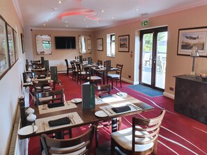 Daily full breakfast (GBP 15.00 per person) - Spanhoe Lodge - B&B (Corby)