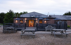 Breakfast and dinner served