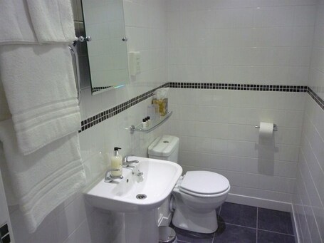 St Hilary Guest House - Image 42