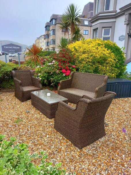 St Hilary Guest House - Image 4
