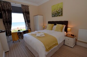 Standard Double Room, Ensuite, Sea View (1st floor) - St Hilary Guest House (Llandudno)