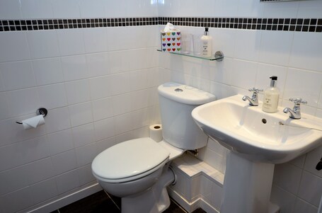 St Hilary Guest House - Image 25
