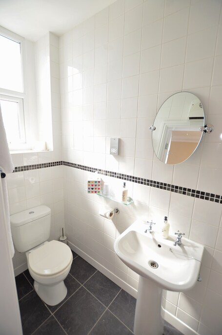 St Hilary Guest House - Image 27