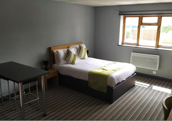 1 chambre, draps en coton égyptien, literie de qualité, bureau