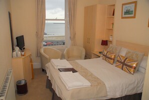 Quarto casal, suíte, vista para o mar (1st Floor) | Roupas de cama premium, escrivaninha, ferros/tábuas de passar roupa