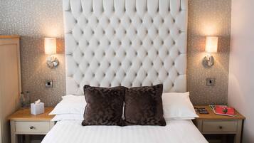 Standard Double Room, Ensuite | WiFi